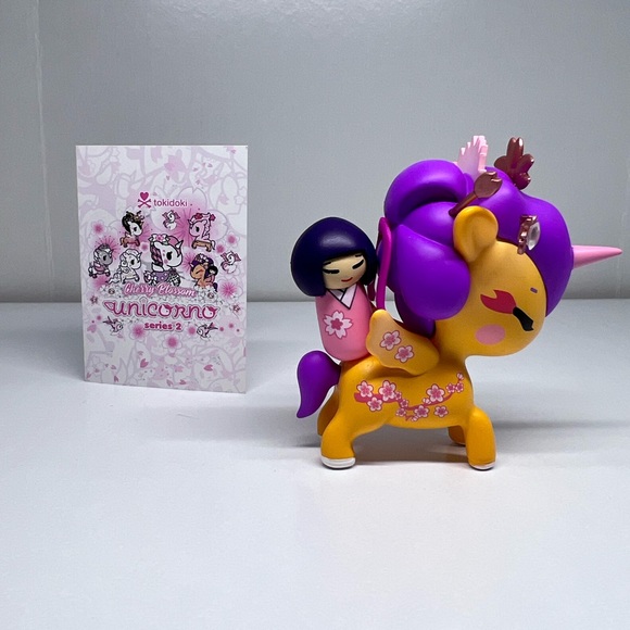 Tokidoki Cherry Blossom Series 2 | MOMOKO | Blind Box Design Toy Figure - Picture 3 of 4